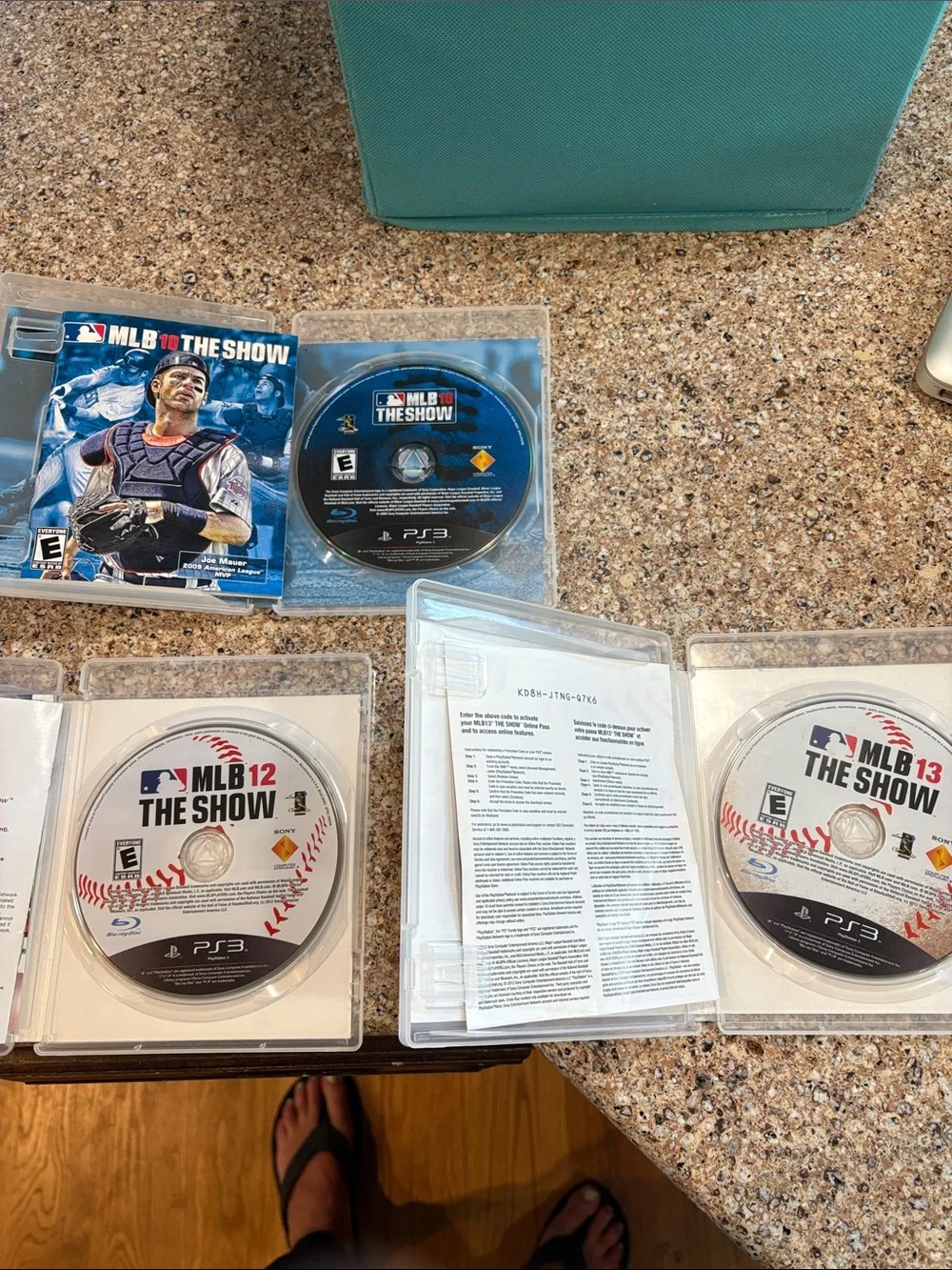 MLB The Show PS3 Video Game Bundle - Picture 3 of 3